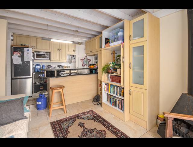 2 BEDROOM APARTMENT SOLD IN BLOUBERG SANDS